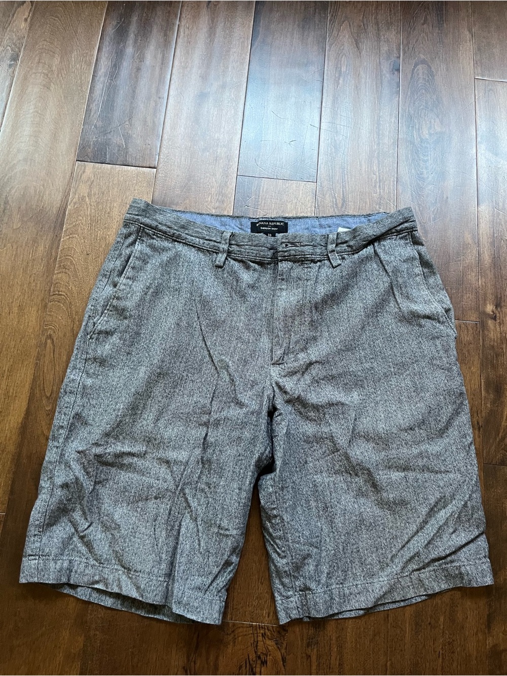 Banana Republic Heather Gray Men’s Flat-Front Shorts